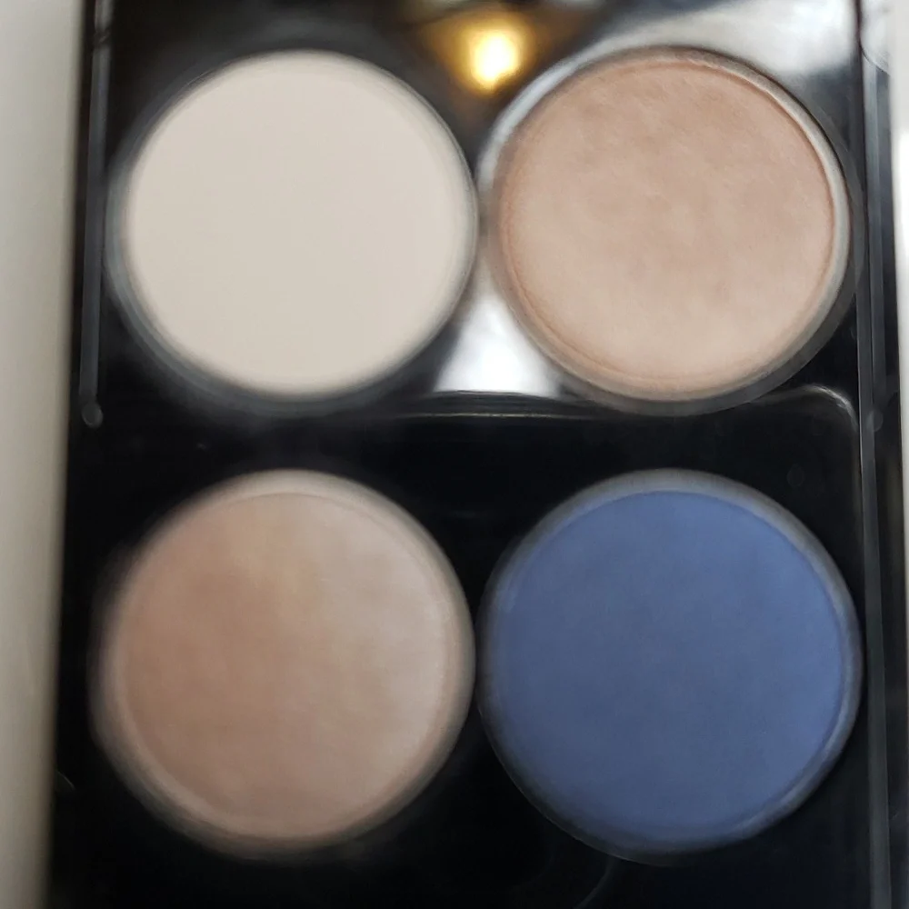 LANCOME Colour Focus Exceptional Wear Eye Color Quad - Vue Daylight Blur Sparkle - Picture 3 of 4